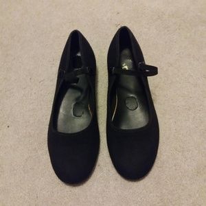 Women Mary Jane Dance Shoes on Poshmark Vintage Tap Shoes Capezio Cherry Red Heels size 6 12 6.5